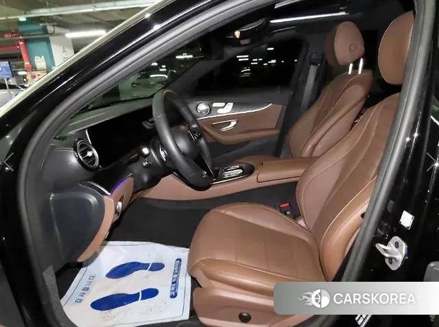 Mercedes-Benz E-Class W213 2023 Черный из Кореи, фото 6