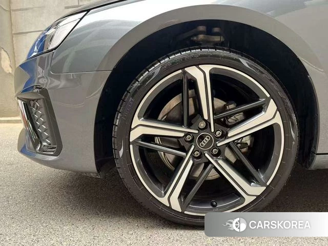 Audi A4L id 4333376 из Китая 10