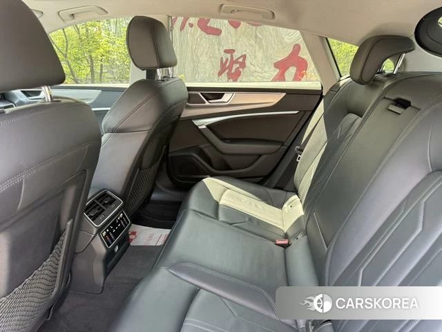 Audi A7 2022 Темно-серый из Китая, фото 6