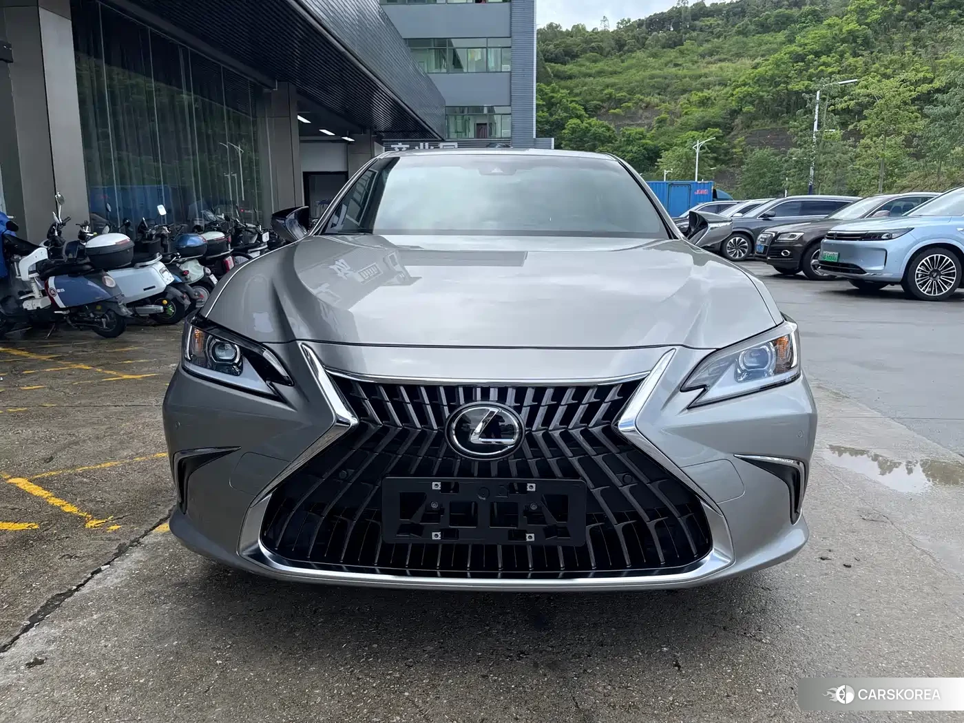 Lexus ES 2023 Silver/gray из Китая, фото 6