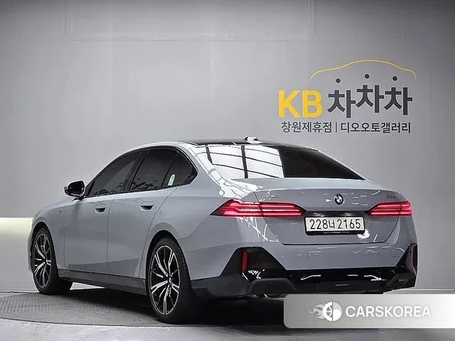 BMW 5 Series (G60) id 3570569 из Кореи 16