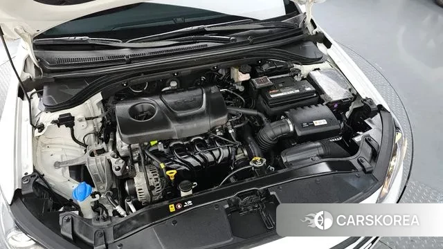 Hyundai Avante AD id 3608326 из Кореи 16