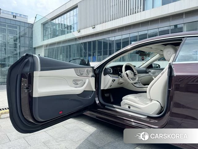 Mercedes-Benz E-class (imported) 2023 Коричневый из Китая, фото 6