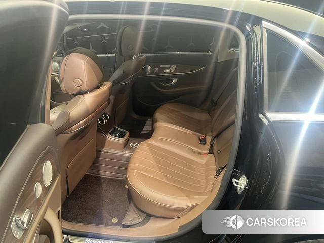 Mercedes-Benz E-class id 4290463 из Китая 16