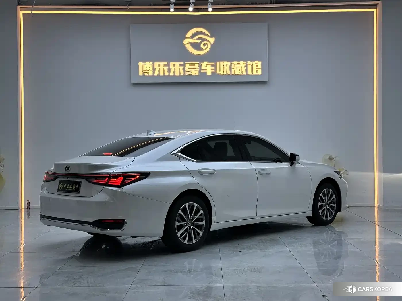 Lexus ES id 4547634 из Китая 14