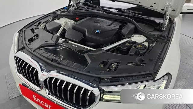 BMW 5 Series (G30) id 3384979 из Кореи 16