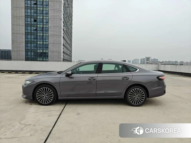 Volkswagen Passat id 4272042 из Китая 17