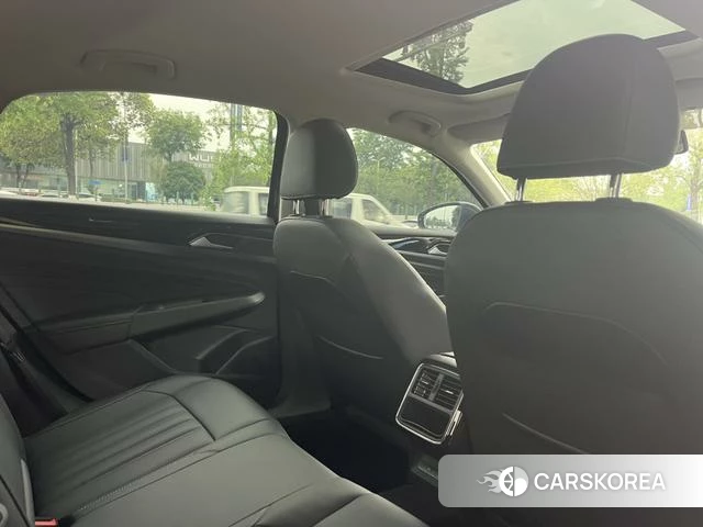 Volkswagen Passat id 4259821 из Китая 8