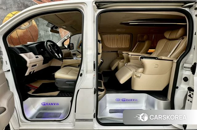 Toyota Granvia (overseas) id 4272916 из Китая 11