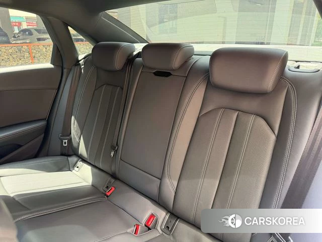 Audi A4L id 4275995 из Китая 15