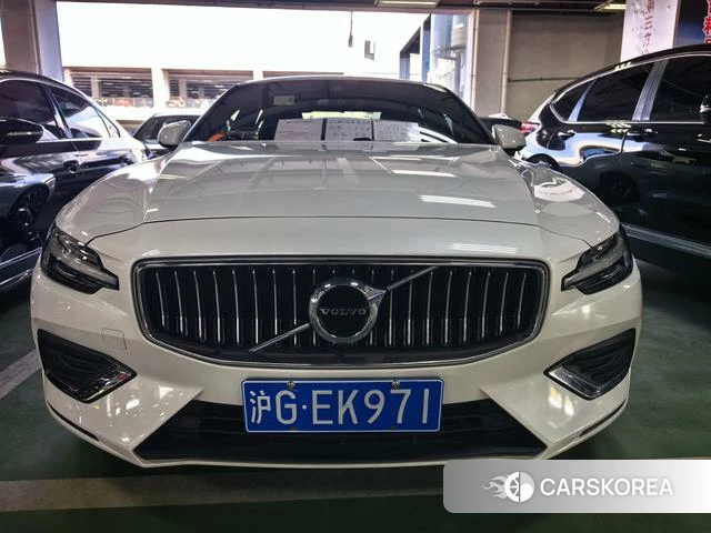 Volvo S60 2021 Белый из Китая, фото 6