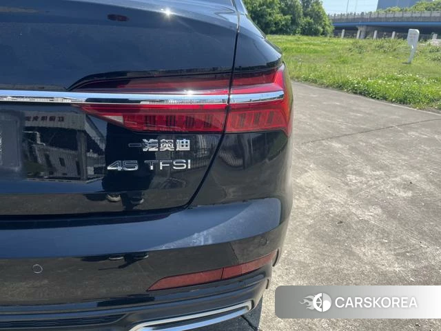 Audi A6L id 4291041 из Китая 12