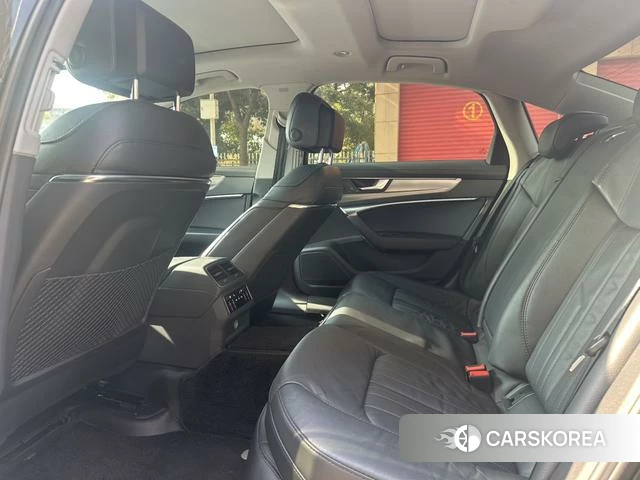 Audi A6L id 4256663 из Китая 12