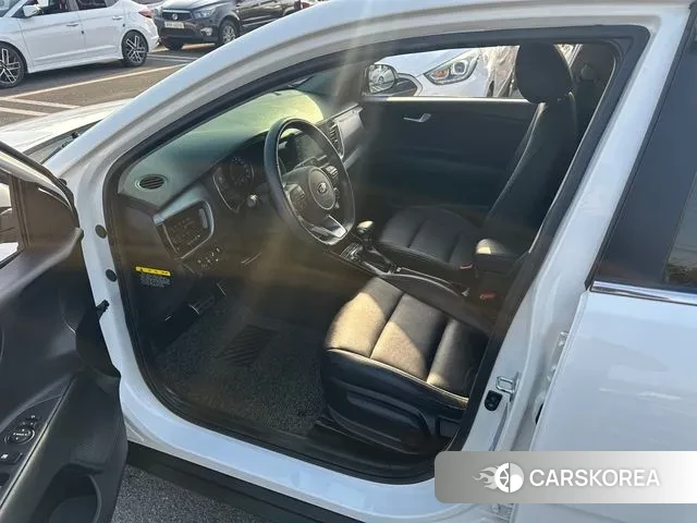 Kia Stonic id 3380842 из Кореи 15