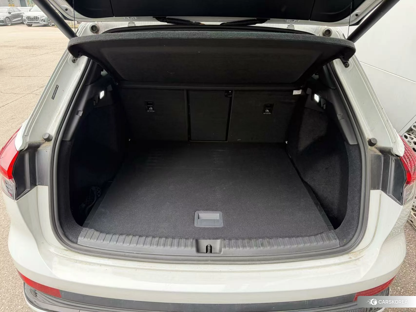 Audi Q4 2023 Белый из Китая, фото 6