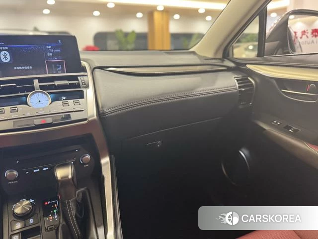 Lexus NX id 4217354 из Китая 21