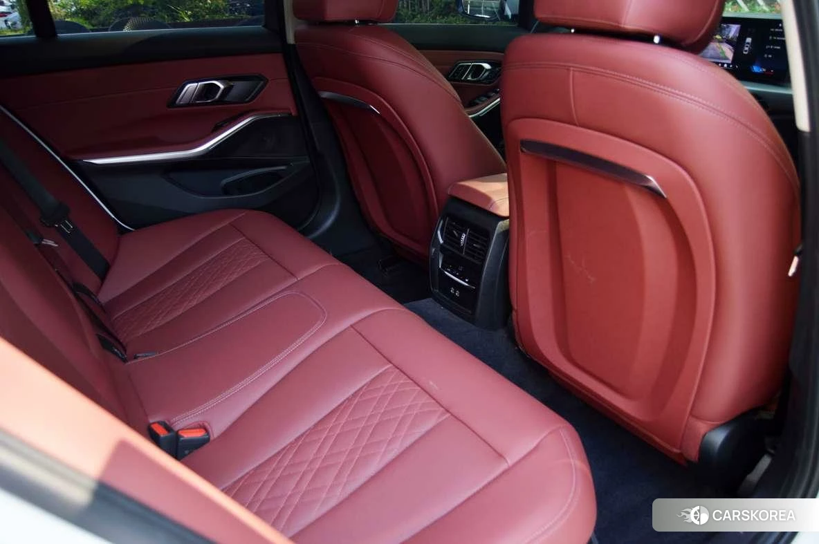 BMW 3 series id 4467647 из Китая 10