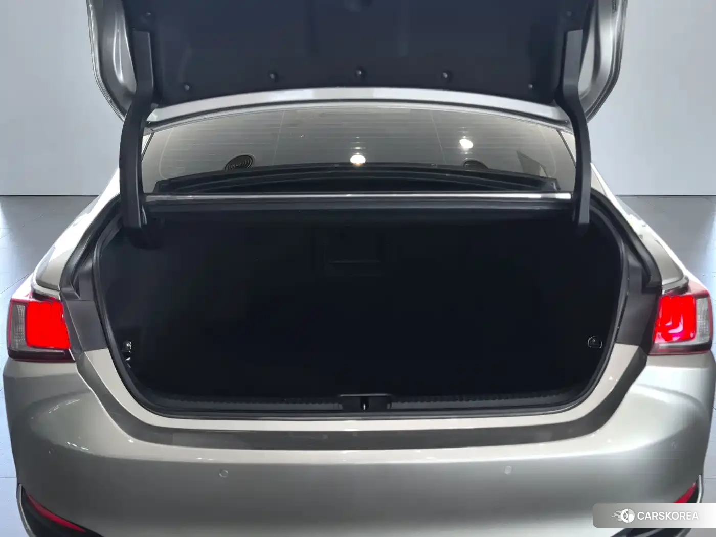 Lexus ES id 4680557 из Китая 13