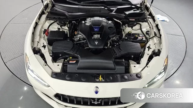 Maserati Ghibli id 3018459 из Кореи 16
