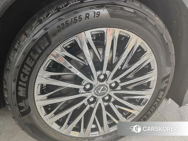 Lexus LM id 4239573 из Китая 16