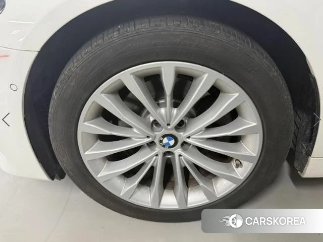 BMW 5 Series (G30) 2018 Белый из Кореи, фото 6
