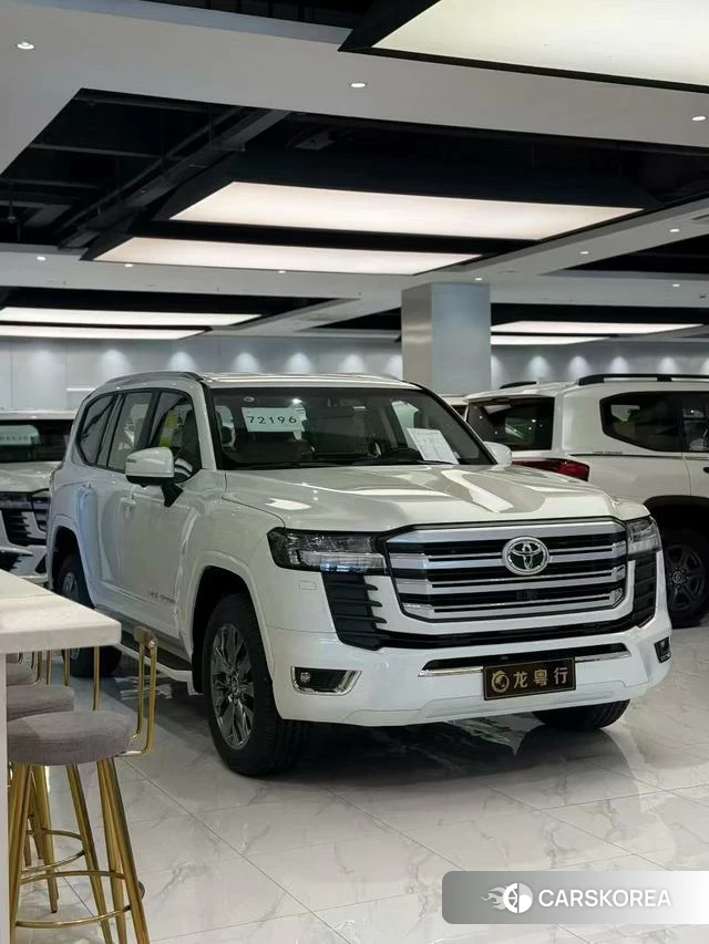 Toyota Land Cruiser (imported) 2024 Белый из Китая, фото 6