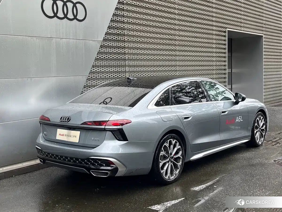 Audi A6L id 4680843 из Китая 8