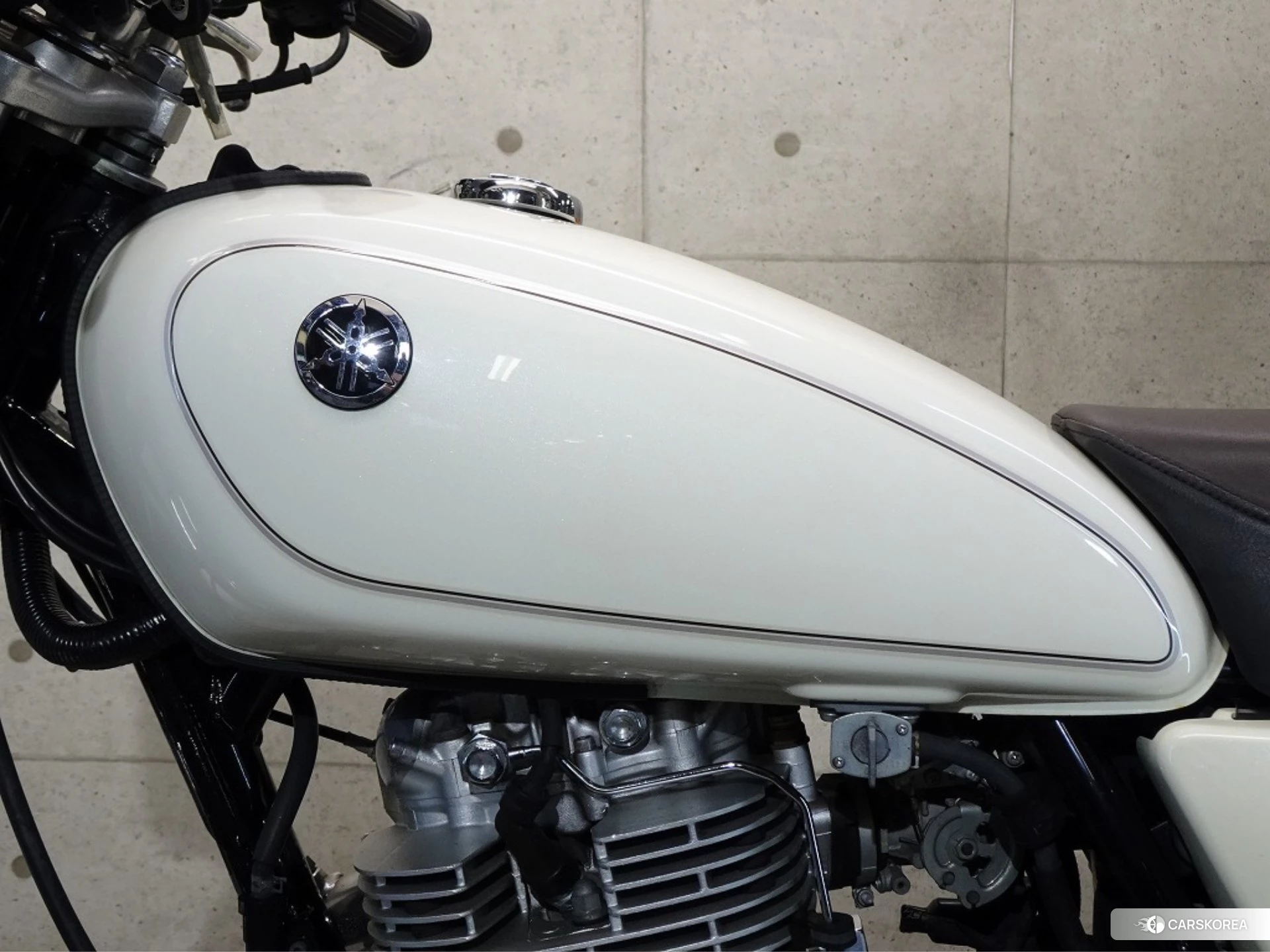 Yamaha SR 400 id 3946293 из Японии 27