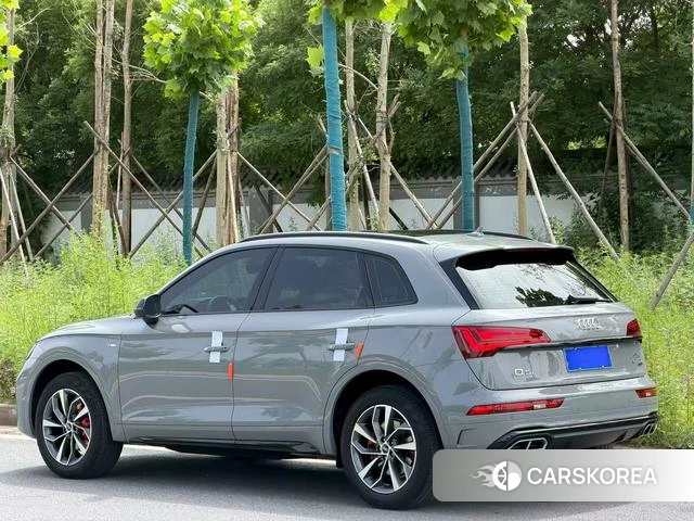 Audi Q5L 2024 Темно-серый из Китая, фото 6