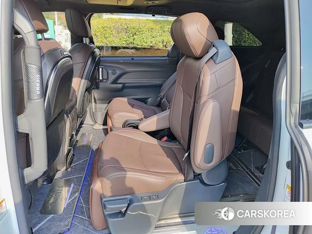 Toyota Saina 2023 Белый из Китая, фото 6