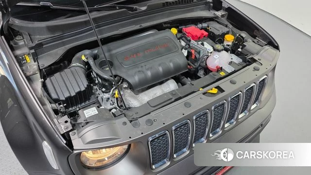 Jeep Renegade id 4740870 из Кореи 16