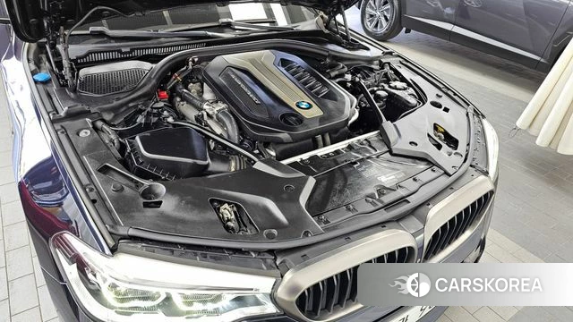 BMW 5 Series (G30) id 4285302 из Кореи 30