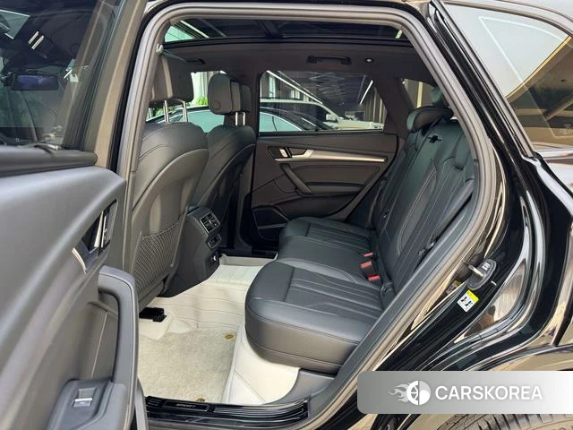 Audi Q5L id 3913711 из Китая 14