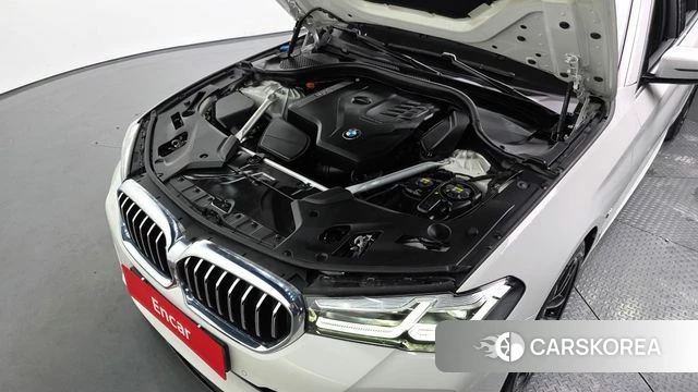 BMW 5 Series (G30) id 4409351 из Кореи 31