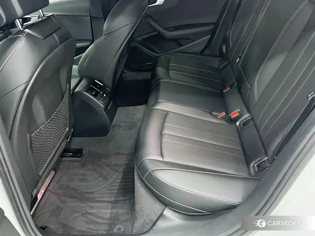 Audi A4L id 4622391 из Китая 12