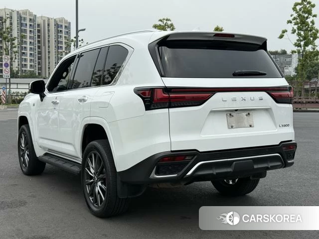 Lexus LX id 4329109 из Китая 19