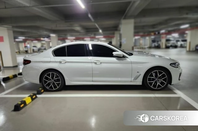 BMW 5 Series (G30) id 3965335 из Кореи 9