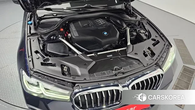 BMW 5 Series (G30) id 3372463 из Кореи 16