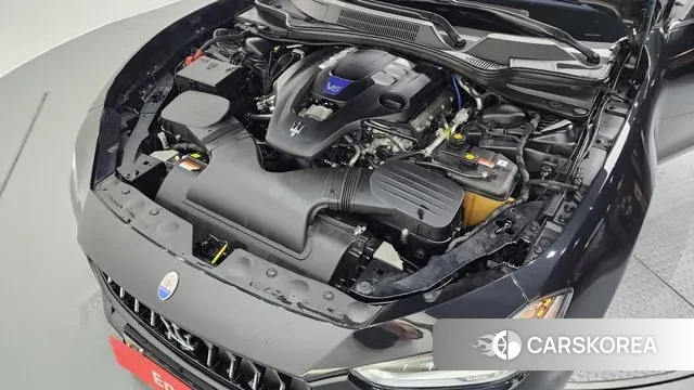 Maserati Ghibli id 3324449 из Кореи 16