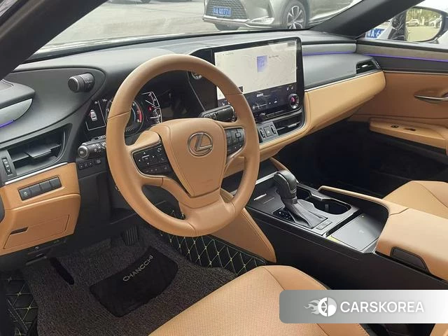 Lexus ES id 3919379 из Китая 9