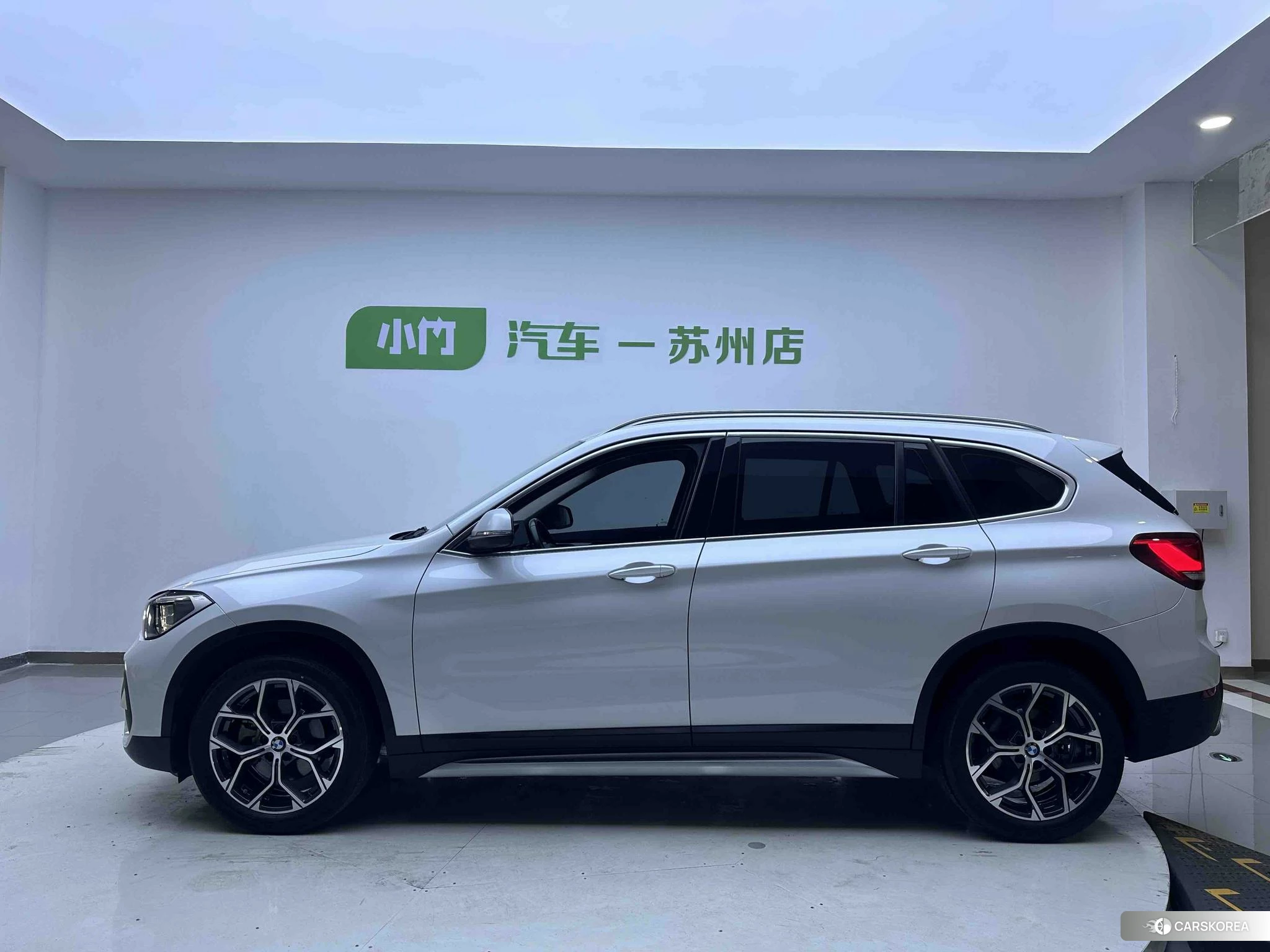 BMW X1 id 4485450 из Китая 17