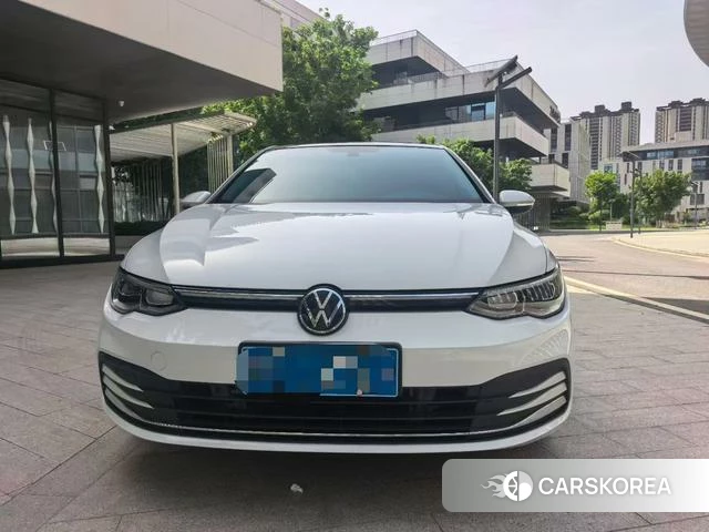 Volkswagen Golf 2023 Белый из Китая, фото 6