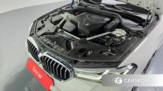 BMW 5 Series (G30) id 3877927 из Кореи 16