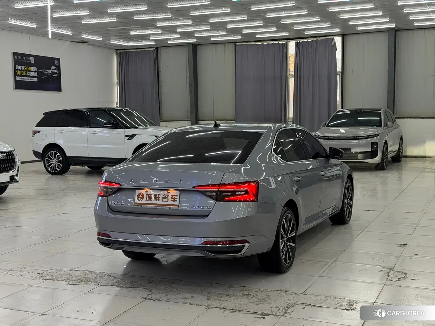 Skoda Superb id 4589332 из Китая 7