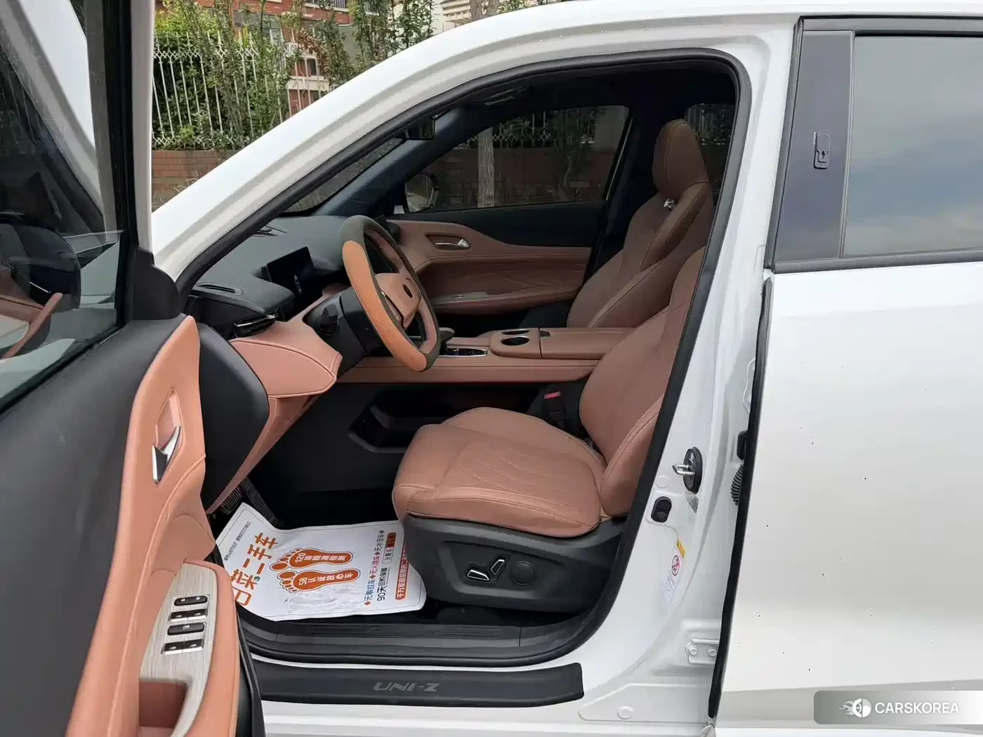 Chang'an UNI-Z New Energy id 4600365 из Китая 8