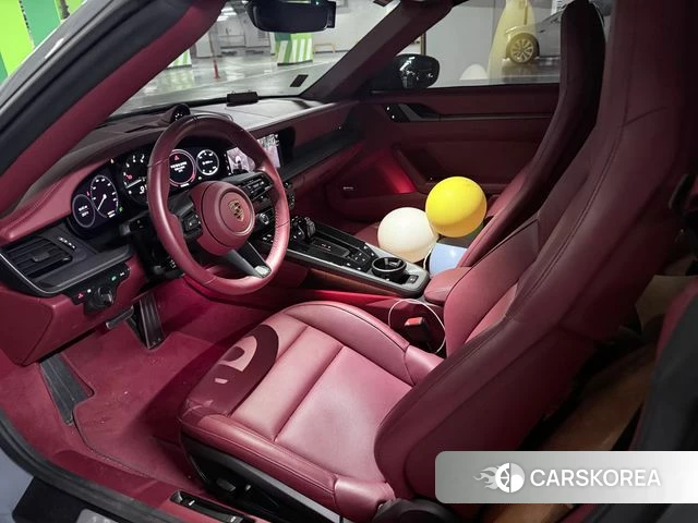 Porsche 911(992) 2024 Серебристо-серый из Кореи, фото 6