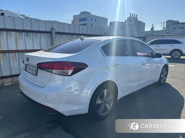 Kia The New K3 id 3505583 из Кореи 9