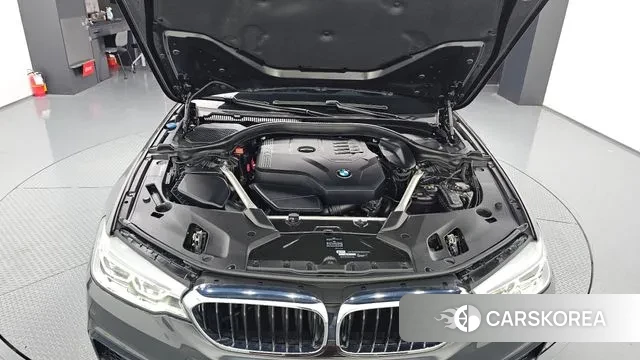 BMW 5 Series (G30) id 2891124 из Кореи 16