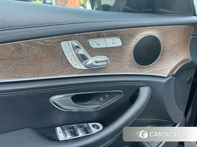 Mercedes-Benz E-class id 4240645 из Китая 12