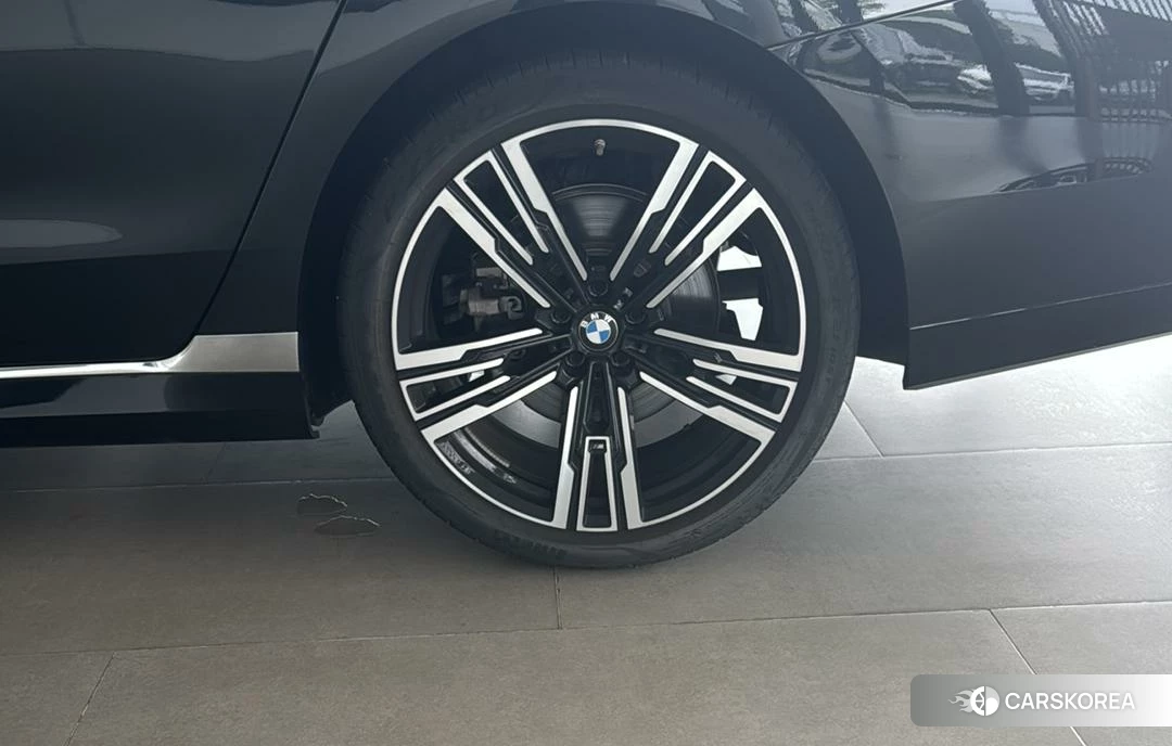 BMW 7 series id 4473786 из Китая 11